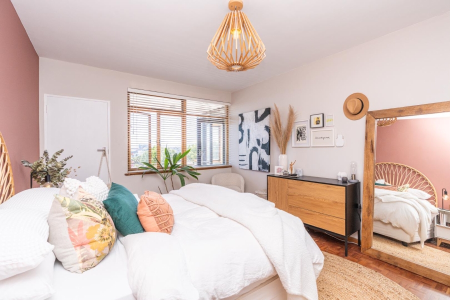 To Let 2 Bedroom Property for Rent in Green Point Western Cape
